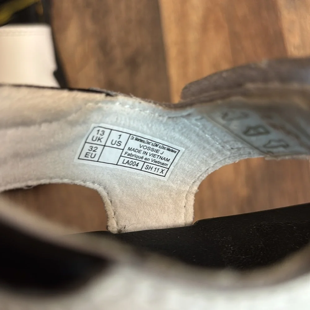 Dr. Martens White Vossie J Sandals *flawed*